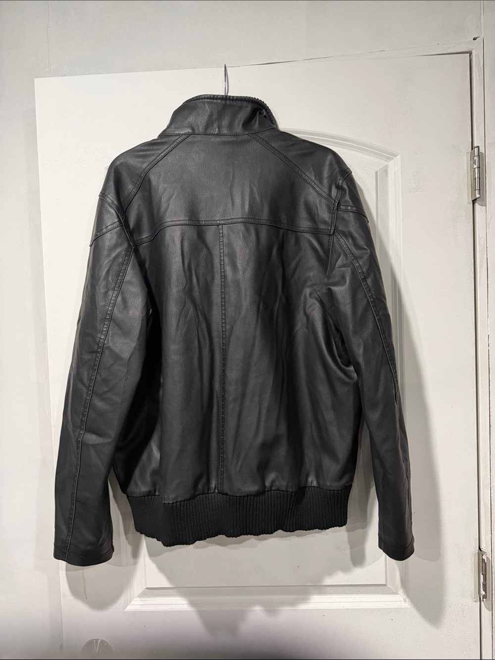G.H. Bass & Co. Black Leather Bomber Jacket with Ribbed Hem - Picture 5 of 5